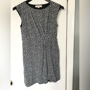 Grey sleeveless dress